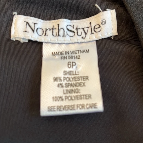 Floral fit and flare dress by NorthStyle. - Picture 4 of 5